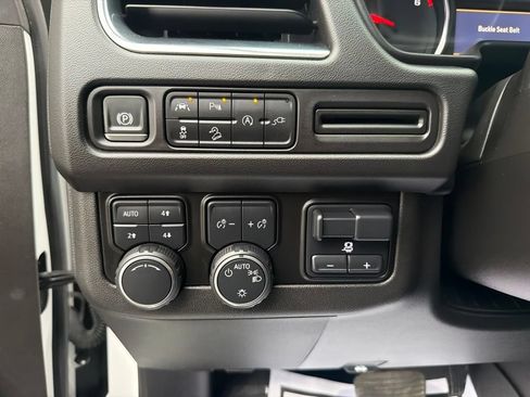 Used 2021 Chevrolet Tahoe Z71 w/ Z71 Signature Package AWD/4WD image 15