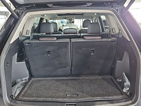 Used 2025 Volkswagen Atlas Peak Edition SE AWD/4WD image 20