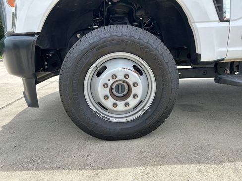 Used 2023 Ford F350 XL w/ Snow Plow Prep Package AWD/4WD image 19