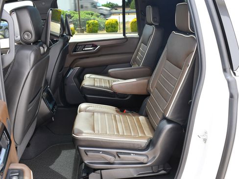Used 2025 GMC Yukon XL Denali Ultimate image 32