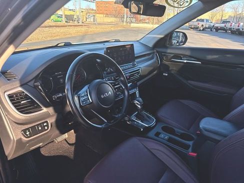 Used 2022 Kia Seltos SX w/ Sunroof Package image 10