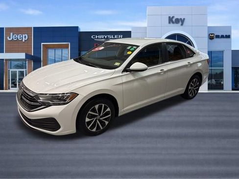 Used 2024 Volkswagen Jetta S image 2