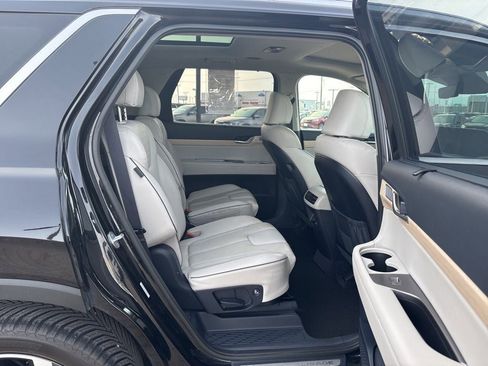 Used 2023 Hyundai Palisade Limited AWD/4WD image 44