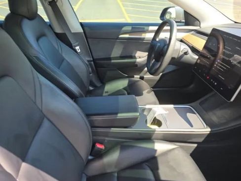 Used 2021 Tesla Model 3 Performance image 10