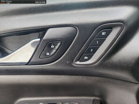 Used 2018 GMC Acadia SLT image 27