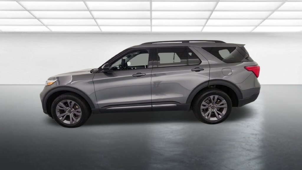 Certified 2024 Ford Explorer XLT w/ Equipment Group 202A AWD/4WD image 6