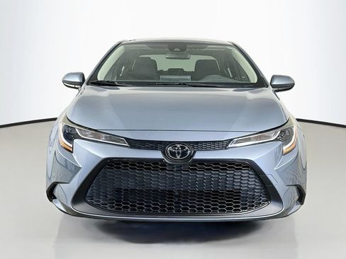Used 2021 Toyota Corolla LE FWD image 2