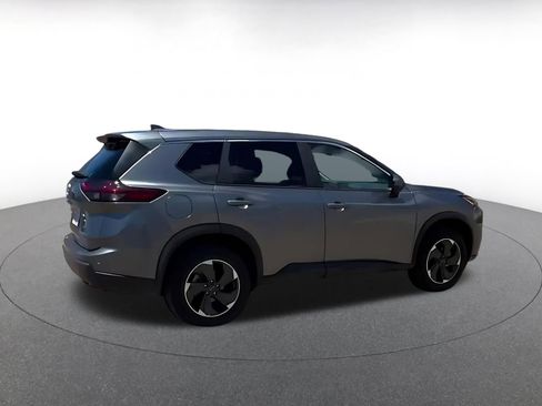 Used 2025 Nissan Rogue SV AWD/4WD image 14