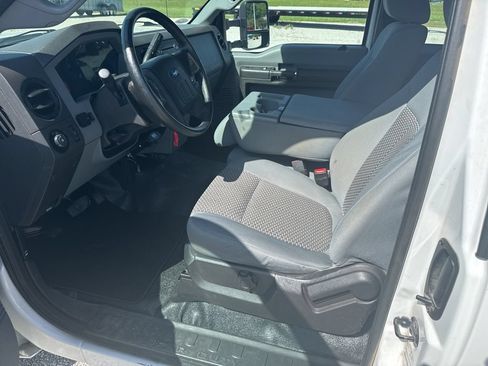 Used 2014 Ford F250 XL w/ Power Equipment Group AWD/4WD image 13