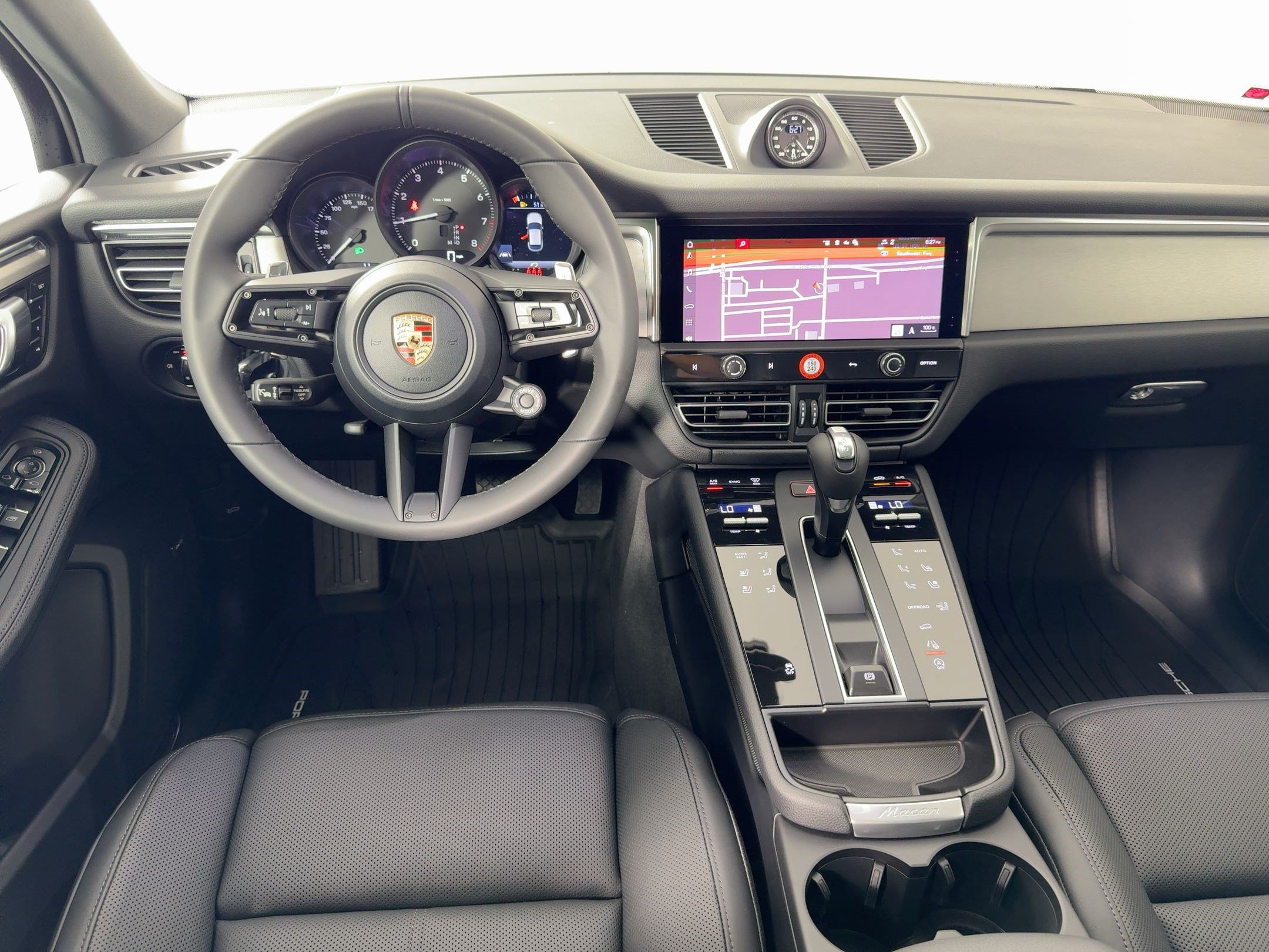 Certified 2026 Porsche Macan AWD/4WD image 27