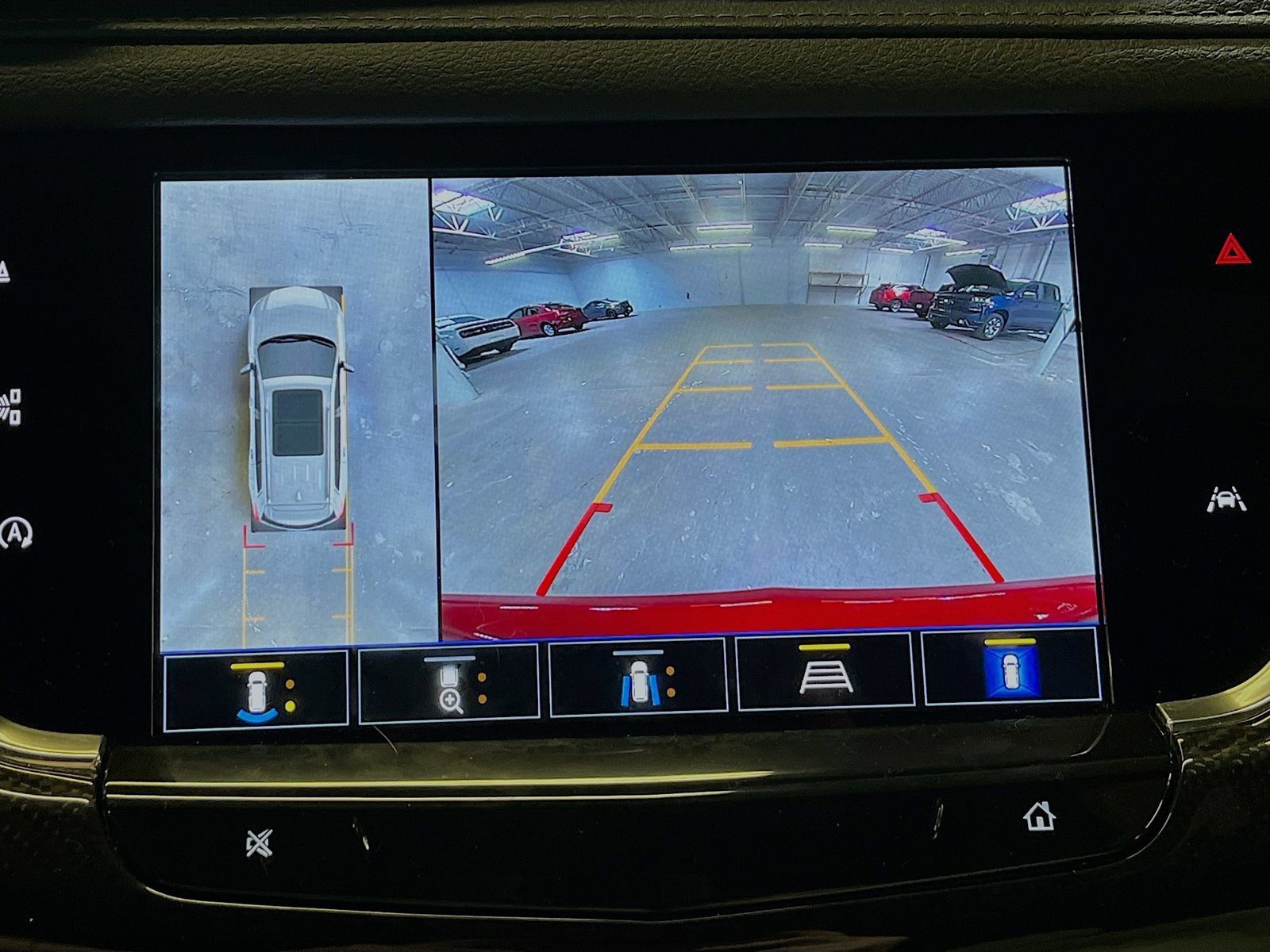 Used 2025 Cadillac XT6 Sport w/ Technology Package AWD/4WD image 14