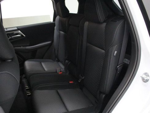 New 2026 Mitsubishi Outlander ES image 25