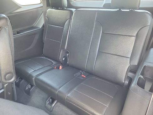 Used 2023 Chevrolet Traverse High Country FWD image 15