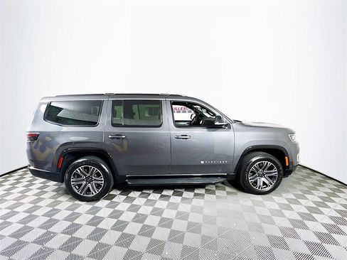 Used 2025 Jeep Wagoneer 4WD w/ Premium Group I image 8