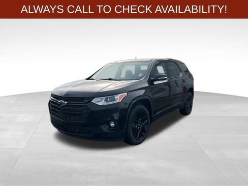 Used 2020 Chevrolet Traverse LT image 3