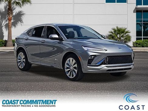 Used 2025 Buick Envista Avenir FWD image 3