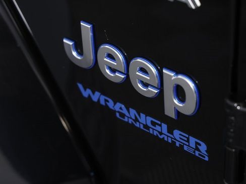 Used 2022 Jeep Wrangler Unlimited Sahara image 6