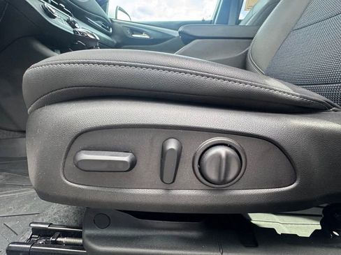 Used 2025 Buick Envista Preferred w/ Convenience I Package FWD image 18
