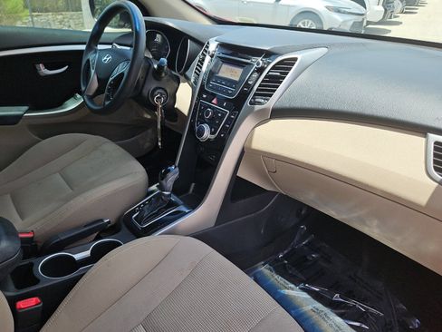 Used 2015 Hyundai Elantra GT FWD image 15