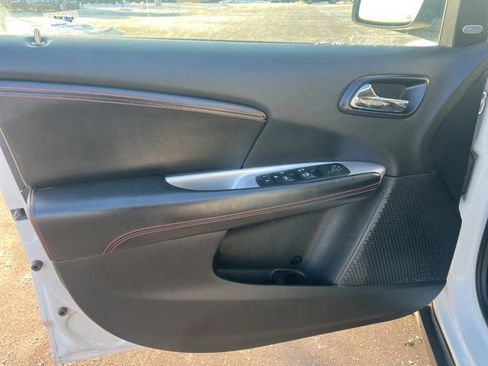 Used 2015 Dodge Journey R/T w/ Flexible Seating Group image 20