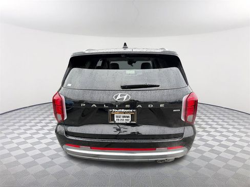 Used 2023 Hyundai Palisade Calligraphy w/ Winter Package image 6