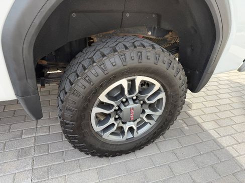 Used 2024 GMC Sierra 3500 SLE image 12