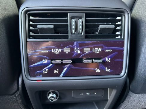 Used 2025 Porsche Cayenne S image 35