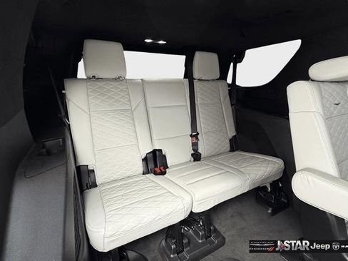 Used 2025 Cadillac Escalade Sport Platinum AWD/4WD image 31