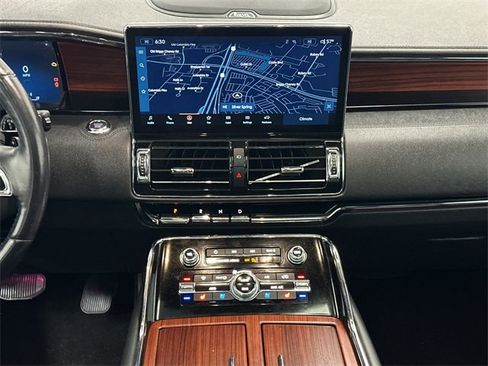 Used 2022 Lincoln Navigator Reserve image 23