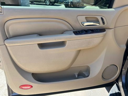 Used 2014 Cadillac Escalade ESV Luxury image 5