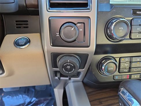 Used 2019 Ford F150 Lariat image 27