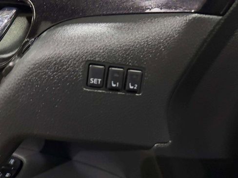 Used 2017 Nissan Rogue SL w/ SL Premium Package image 22