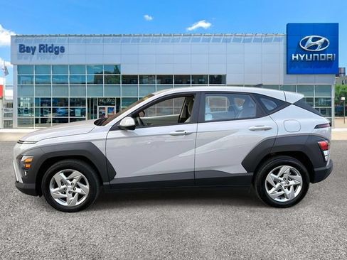 Used 2024 Hyundai Kona SE FWD image 7