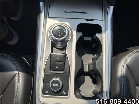 Used 2023 Ford Explorer XLT w/ Equipment Group 202A AWD/4WD image 22