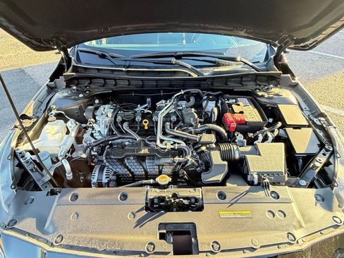 Used 2025 Nissan Altima 2.5 SV FWD image 30