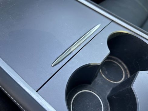 Used 2024 Tesla Model Y Long Range image 30