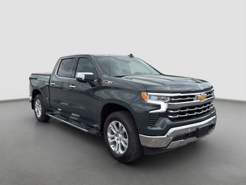 Used 2025 Chevrolet Silverado 1500 LTZ w/ LTZ Premium Package AWD/4WD image 8