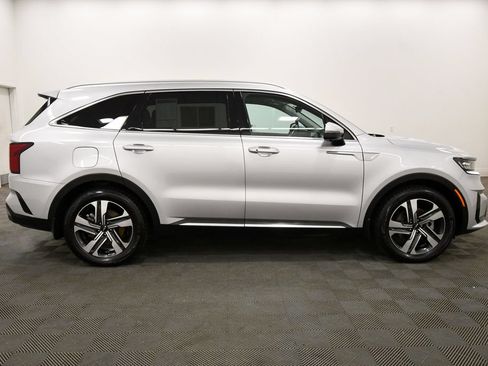Certified 2023 Kia Sorento SX Prestige AWD/4WD image 9