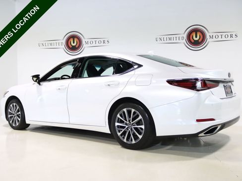 Used 2022 Lexus ES 350 w/ ES 350 Ultra Luxury Package FWD image 3