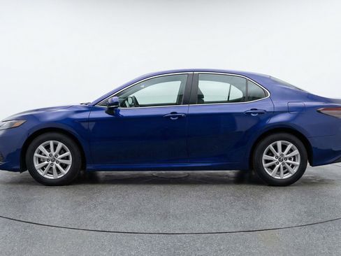 Used 2025 Toyota Camry LE FWD image 5