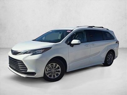 Used 2022 Toyota Sienna LE