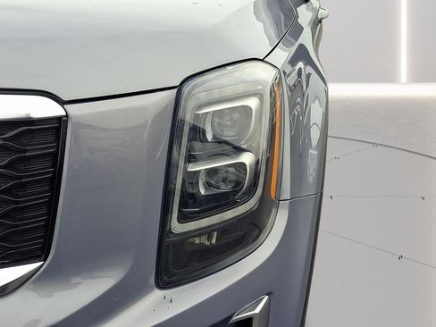 Used 2022 Kia Telluride EX w/ EX Premium Package image 8