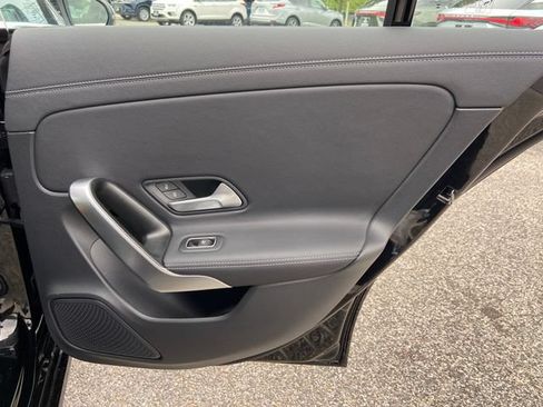 Used 2023 Mercedes-Benz CLA 250 4MATIC image 30