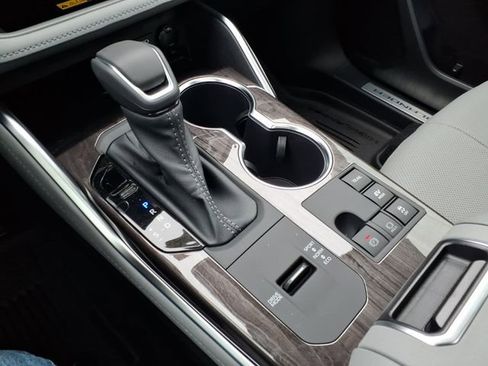 New 2026 Toyota Highlander Limited image 14