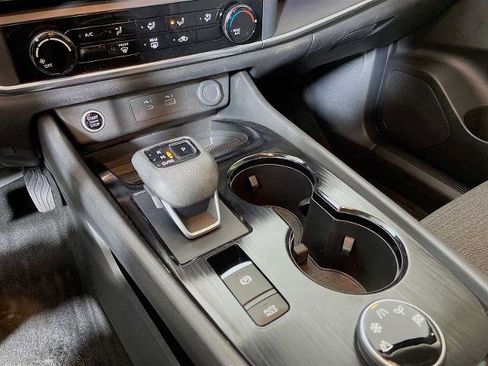 Certified 2021 Nissan Rogue S image 14