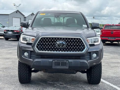 Used 2019 Toyota Tacoma TRD Off-Road AWD/4WD image 3