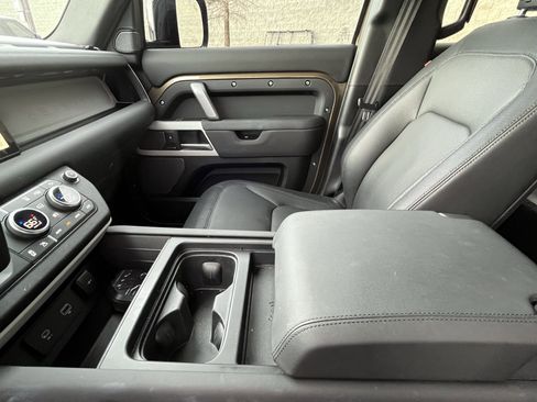 Certified 2024 Land Rover Defender 110 X-Dynamic SE image 26