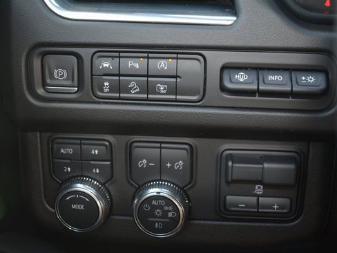 Used 2023 GMC Yukon AT4 w/ Technology Package image 19