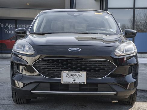 Used 2021 Ford Escape SE image 2