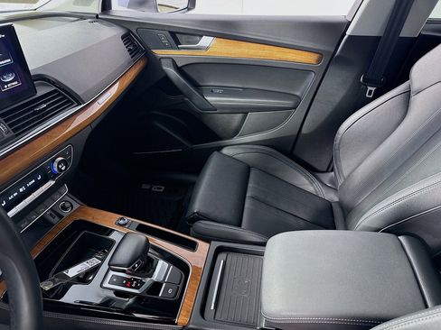 Used 2021 Audi Q5 e Prestige w/ Prestige Package image 25